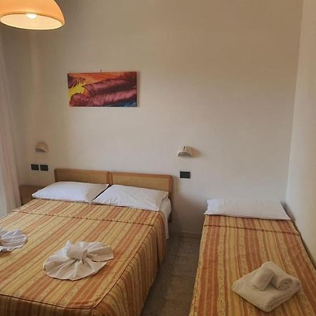 Hotel Vela Azzurra ริมินี ภายนอก รูปภาพ