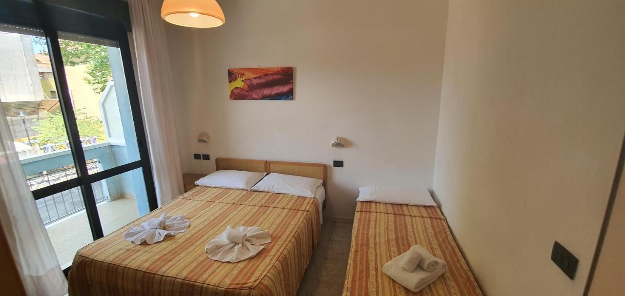 Hotel Vela Azzurra ริมินี ภายนอก รูปภาพ