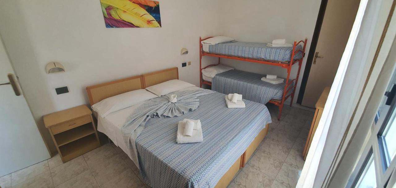 Hotel Vela Azzurra ริมินี ภายนอก รูปภาพ