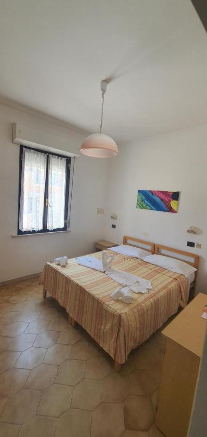 Hotel Vela Azzurra ริมินี ภายนอก รูปภาพ