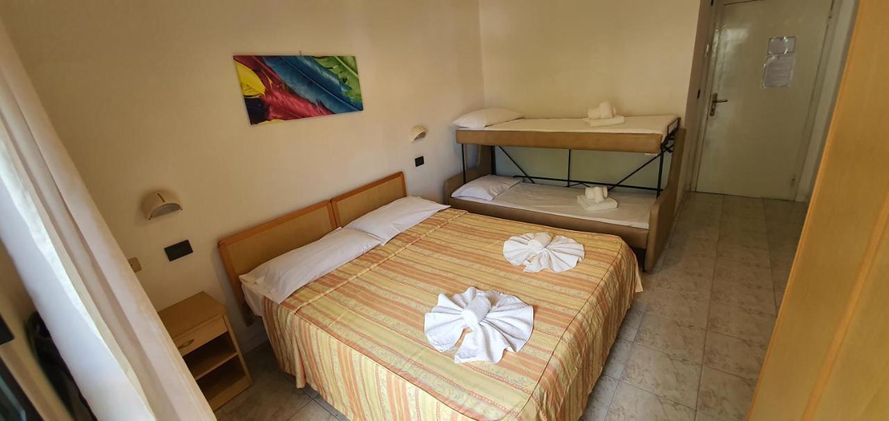 Hotel Vela Azzurra ริมินี ภายนอก รูปภาพ