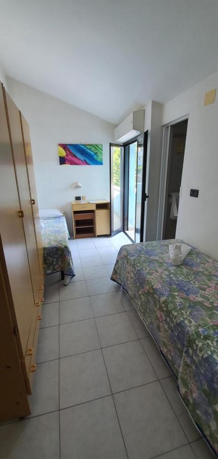 Hotel Vela Azzurra ริมินี ภายนอก รูปภาพ
