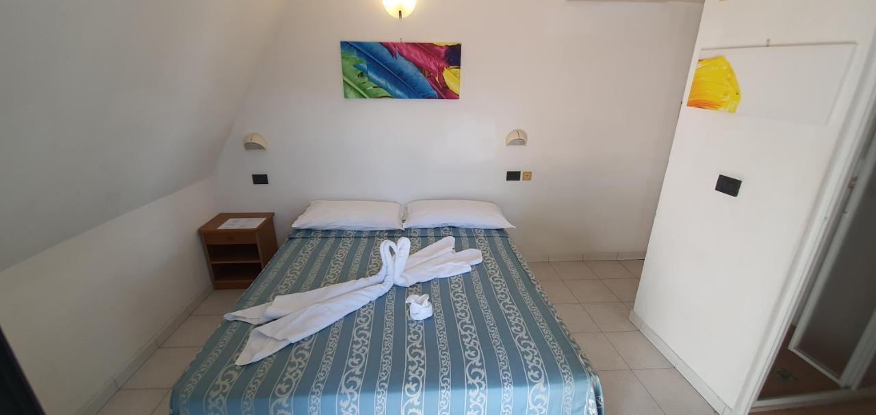 Hotel Vela Azzurra ริมินี ภายนอก รูปภาพ