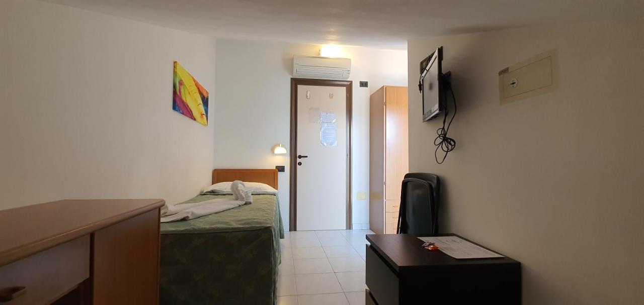 Hotel Vela Azzurra ริมินี ภายนอก รูปภาพ