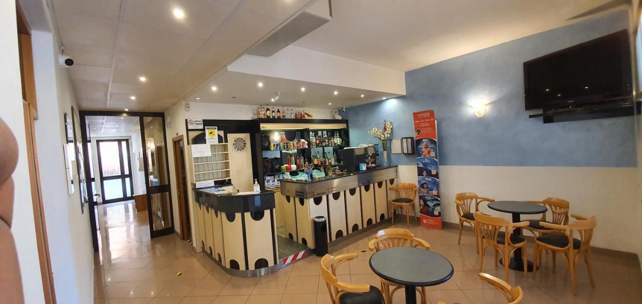 Hotel Vela Azzurra ริมินี ภายนอก รูปภาพ