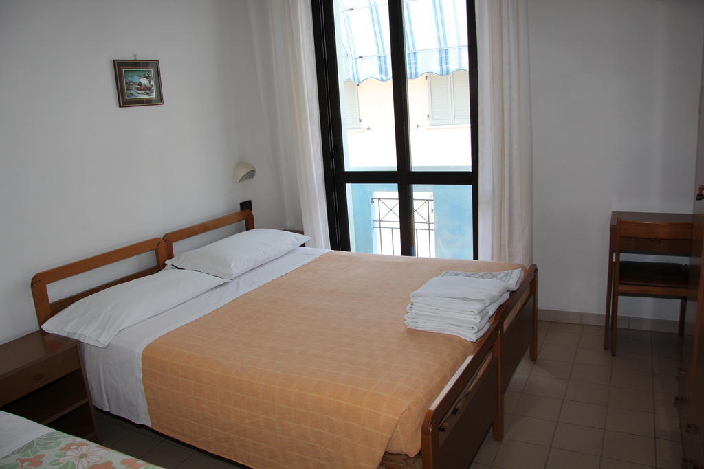 Hotel Vela Azzurra ริมินี ภายนอก รูปภาพ
