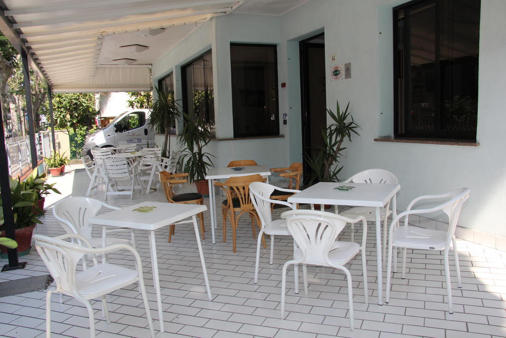 Hotel Vela Azzurra ริมินี ภายนอก รูปภาพ